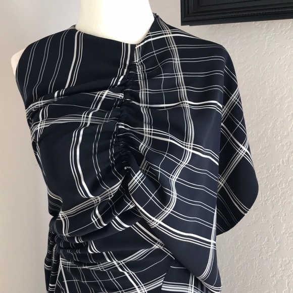 Bianca spender gown - Picture 2 of 8